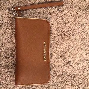 Michael Kors Wristlet Wallet